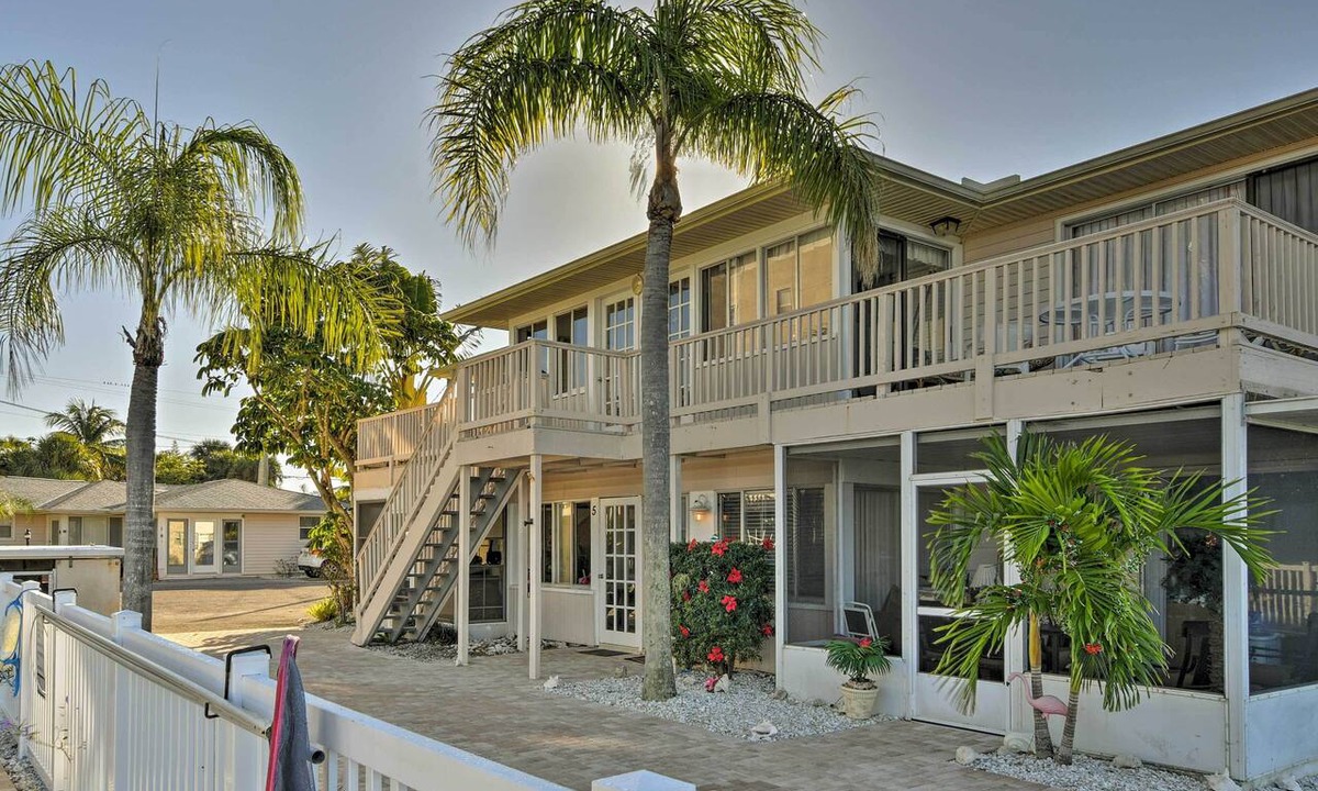 Siesta Key Condo | 1/2 Mi to Beach! Siesta Key Home w/Lanai