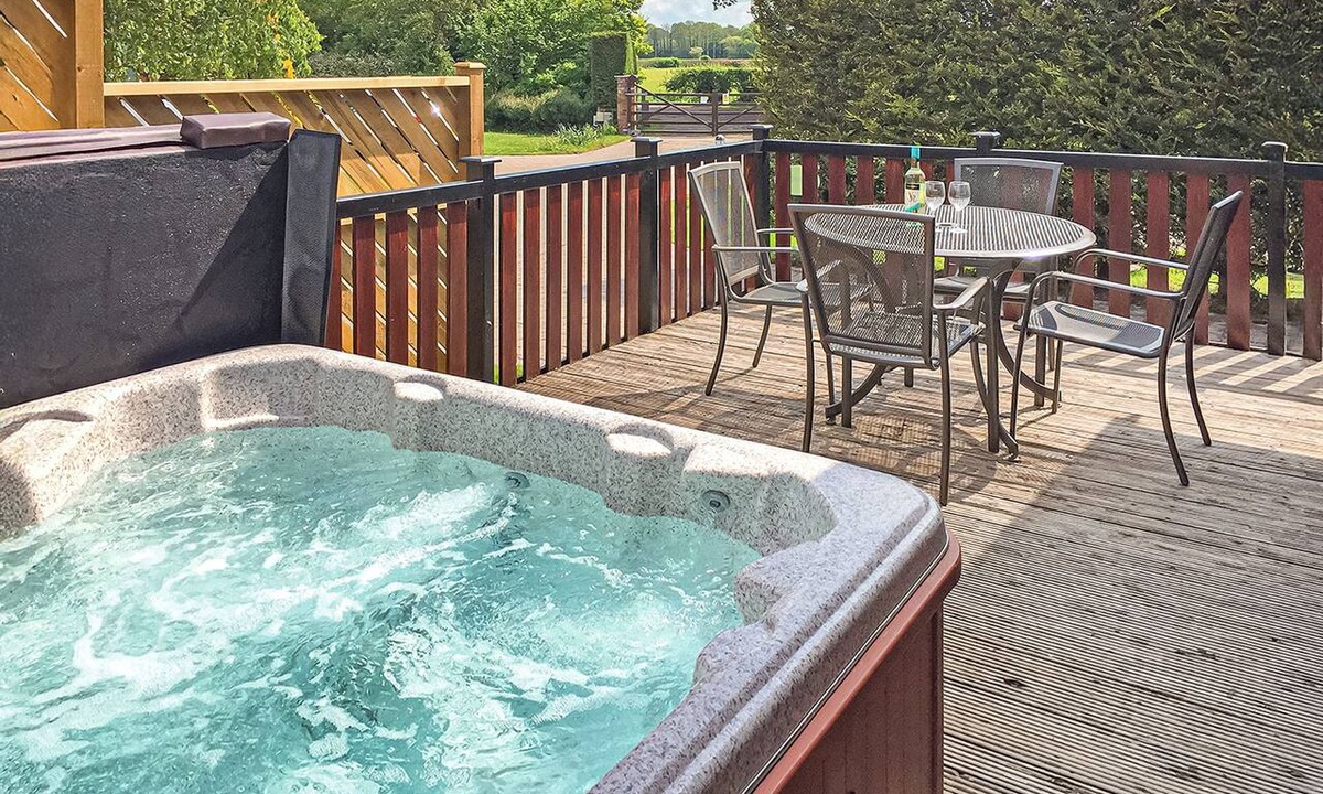 Scawton Ski Chalet | 1 bedroom accommodation in Easingwold