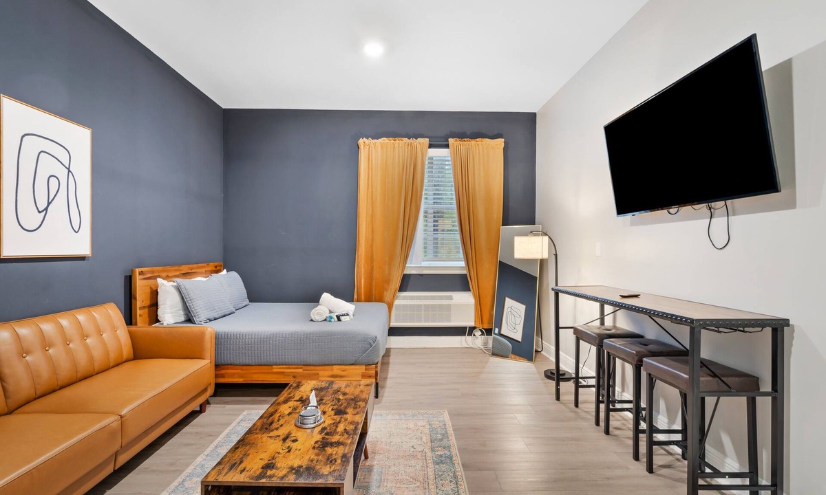 Grand Bay Apartment | 1 Bedroom Apartment at Oak + Fountain - #9