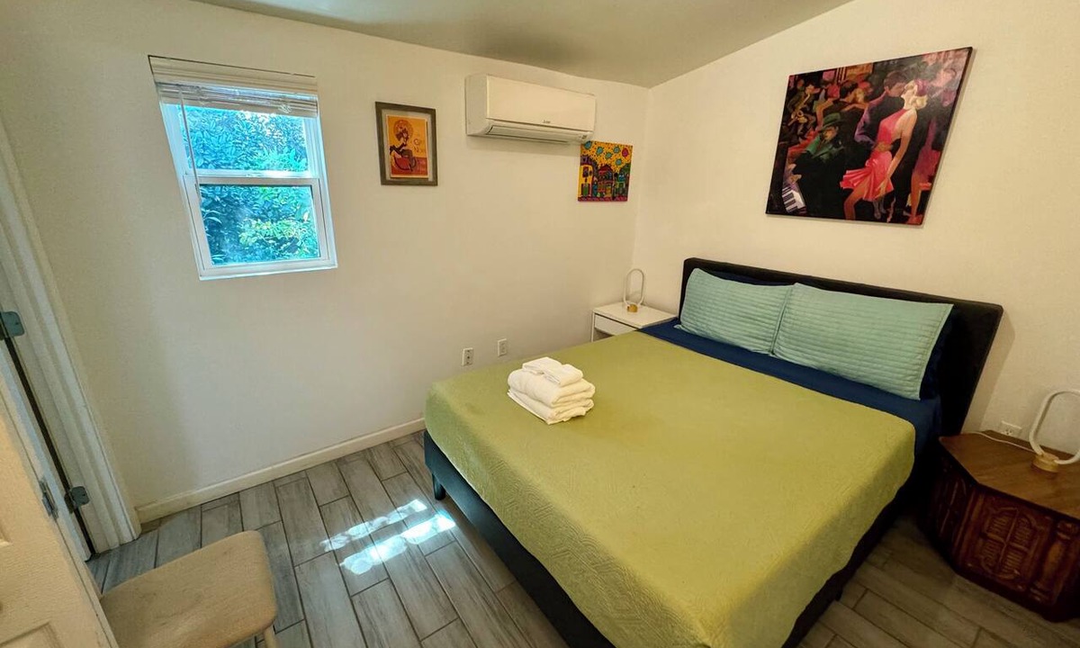 Faubourg Delachaise Apartment | 1 BR Apartment with Courtyard walking distance to Magazine street Art District