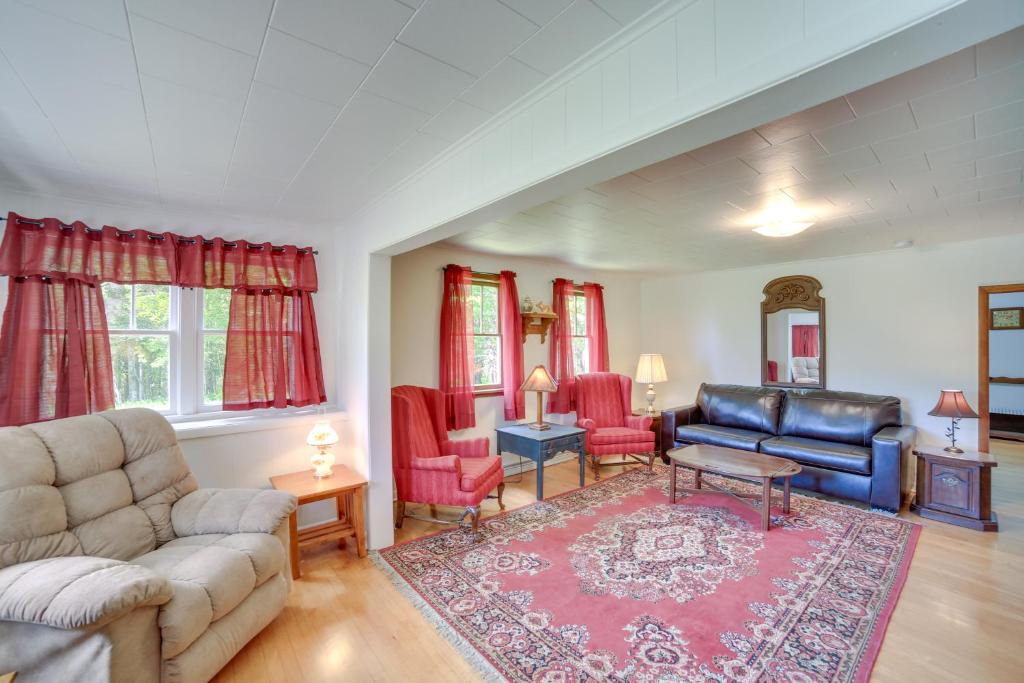 Laurium House | 1 Mi to Lake Superior: Cottage w/Sauna & Rec Room