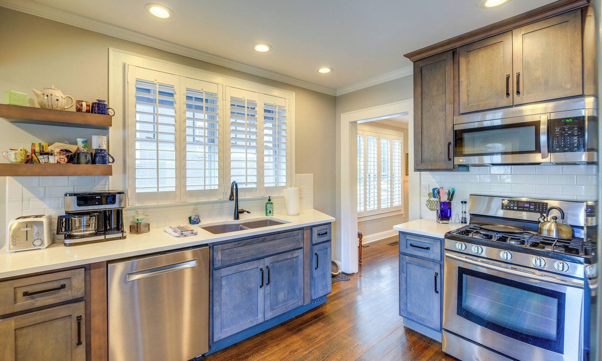 Bristol House | 1 Mi to Music & State St! Updated Bristol Home