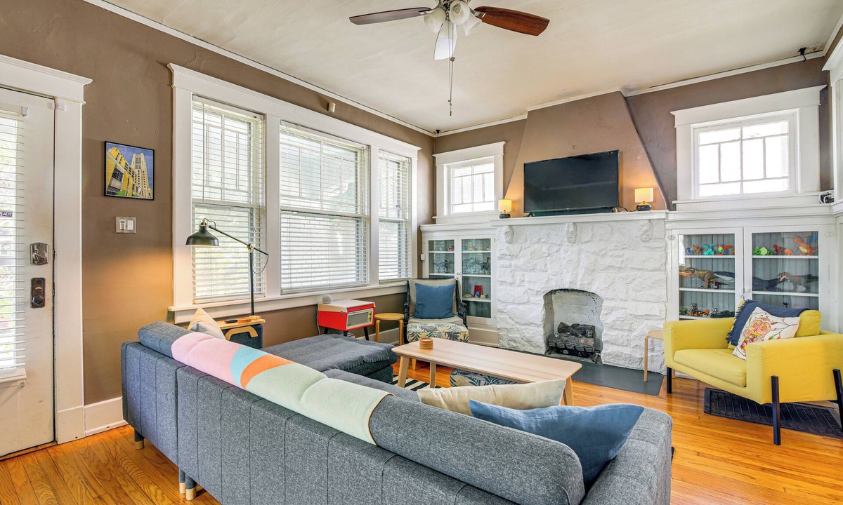 Crosstown House | 1 Mi to Overton Park: Extended Stay in Memphis!