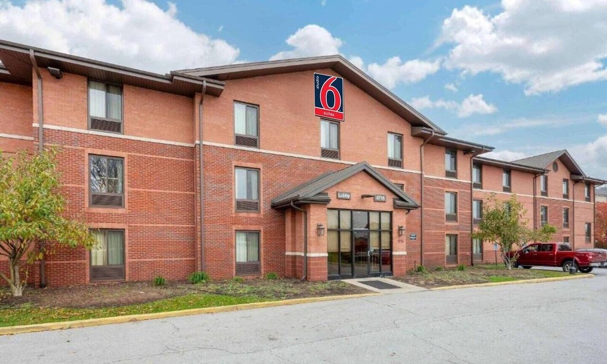 Mishawaka Apartment | 1 Queen Bed | Non-Smoking, Kitchen