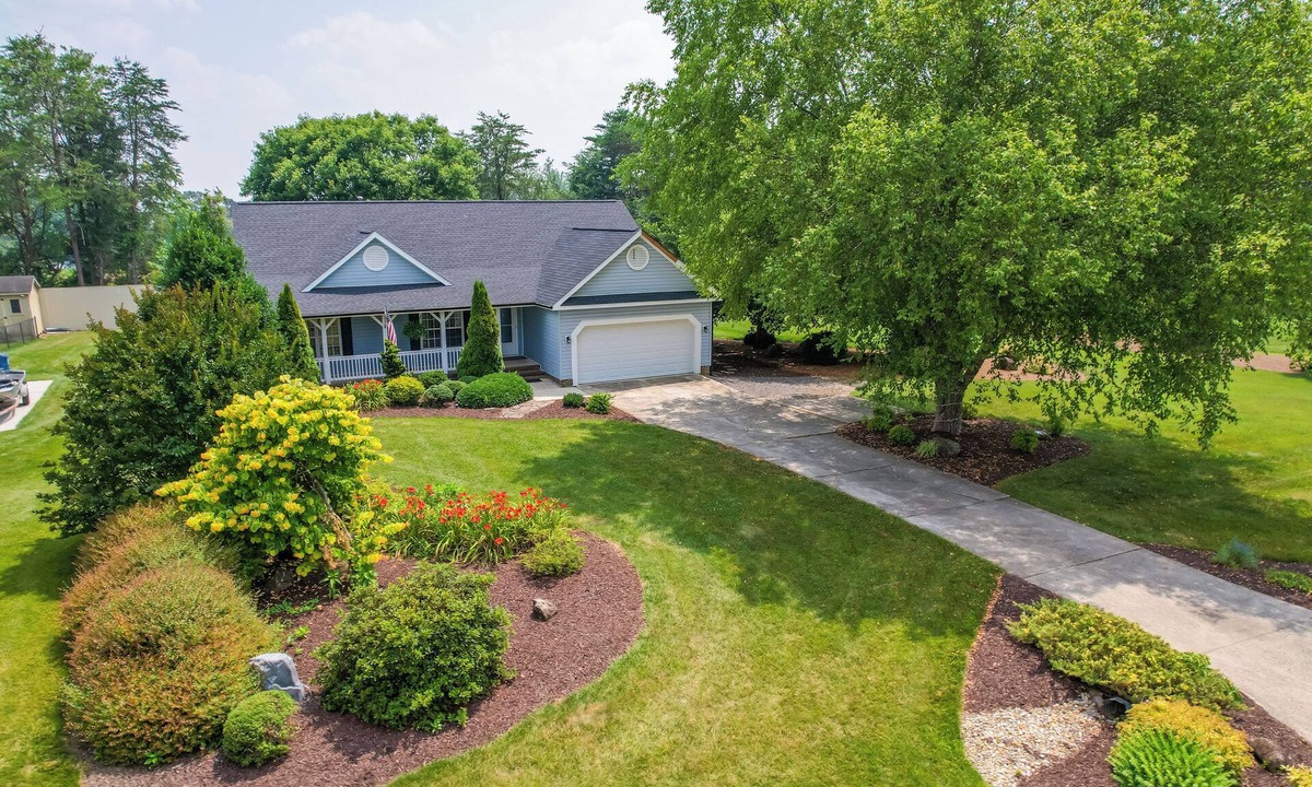 Browns Summit Cottage | 11 Mi to Greensboro: Family Home w/Hot Tub