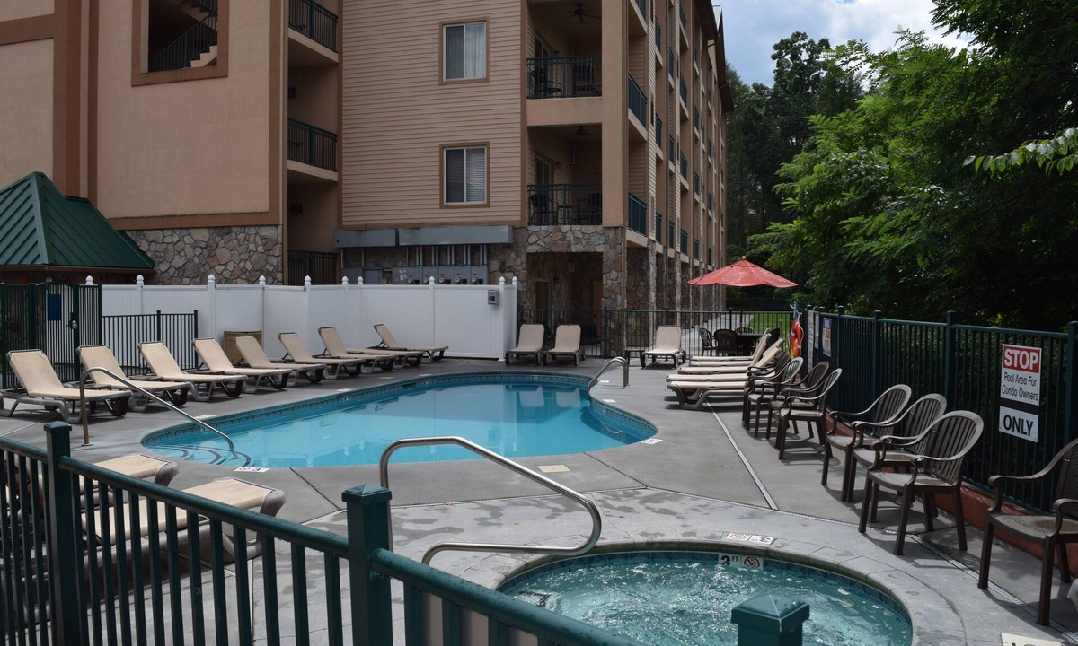 Gatlinburg Condo | 110 Bon Air Drive. Scenic Downtown Gatlinburg . Wonderful Restaurants.