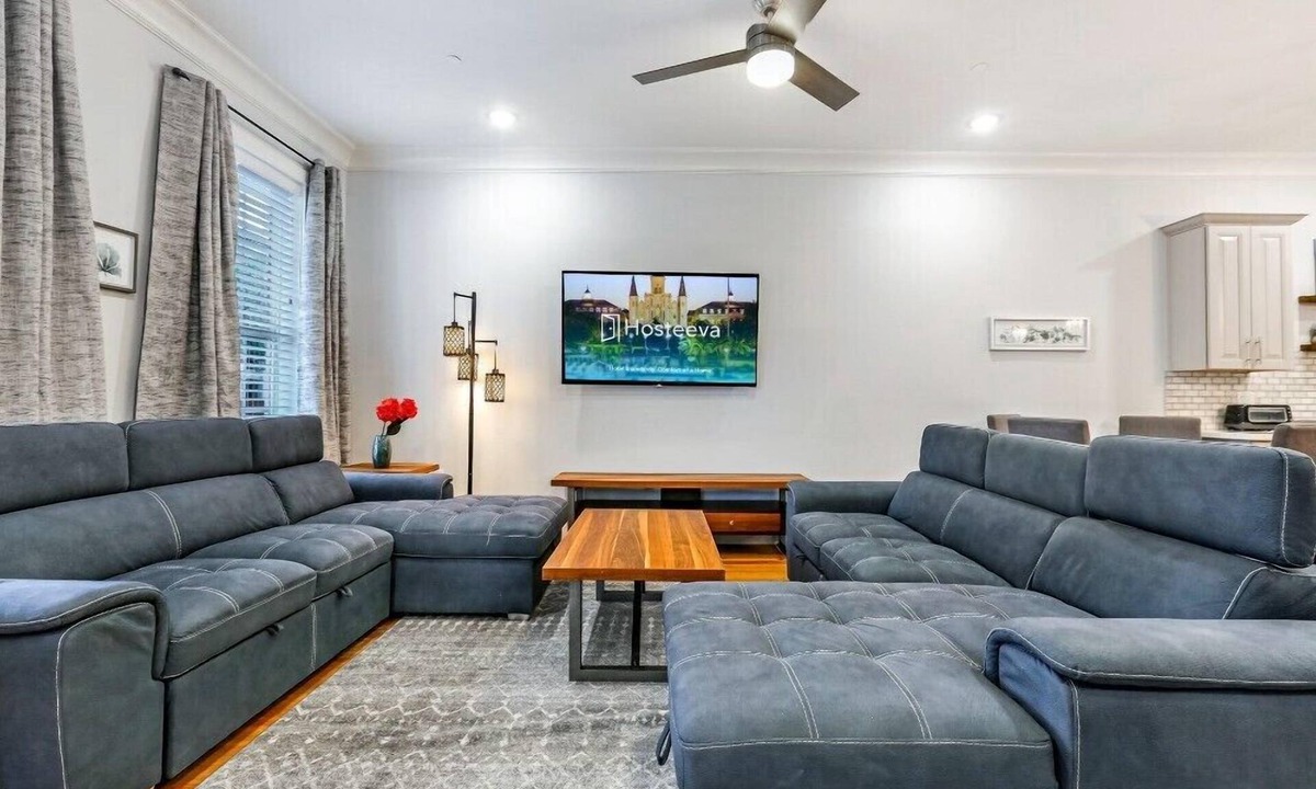 Faubourg Lafayette House | 15% OFF Monthly | 10% OFF Weekly-Stunning Modern & Fully-Upgraded 5 BR w Pool