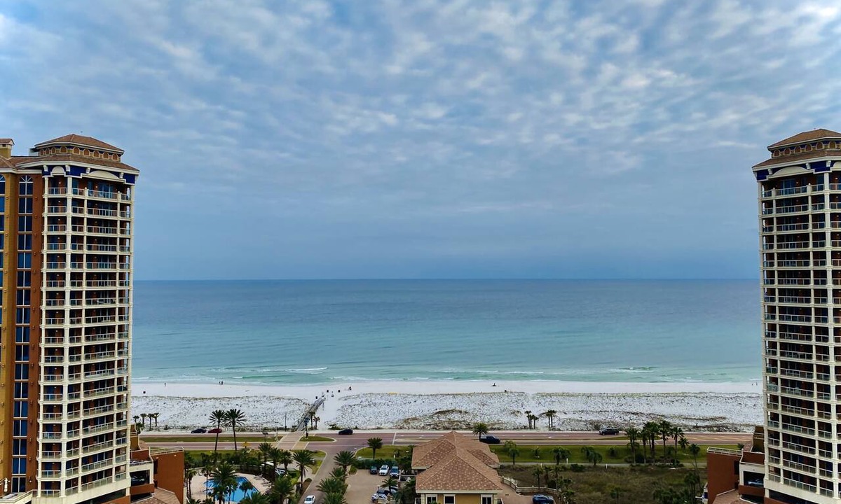 Pensacola Beach Condo | 16𝒕𝒉 𝑺𝒕𝒐𝒓𝒚 𝑯𝒊𝒈𝒉 𝑹𝒊𝒔𝒆 𝑳𝒖𝒙𝒖𝒓𝒚 𝒢𝓊𝓁𝒻 𝒱𝒾ℯ𝓌 5 𝑺𝒕𝒂𝒓 2br