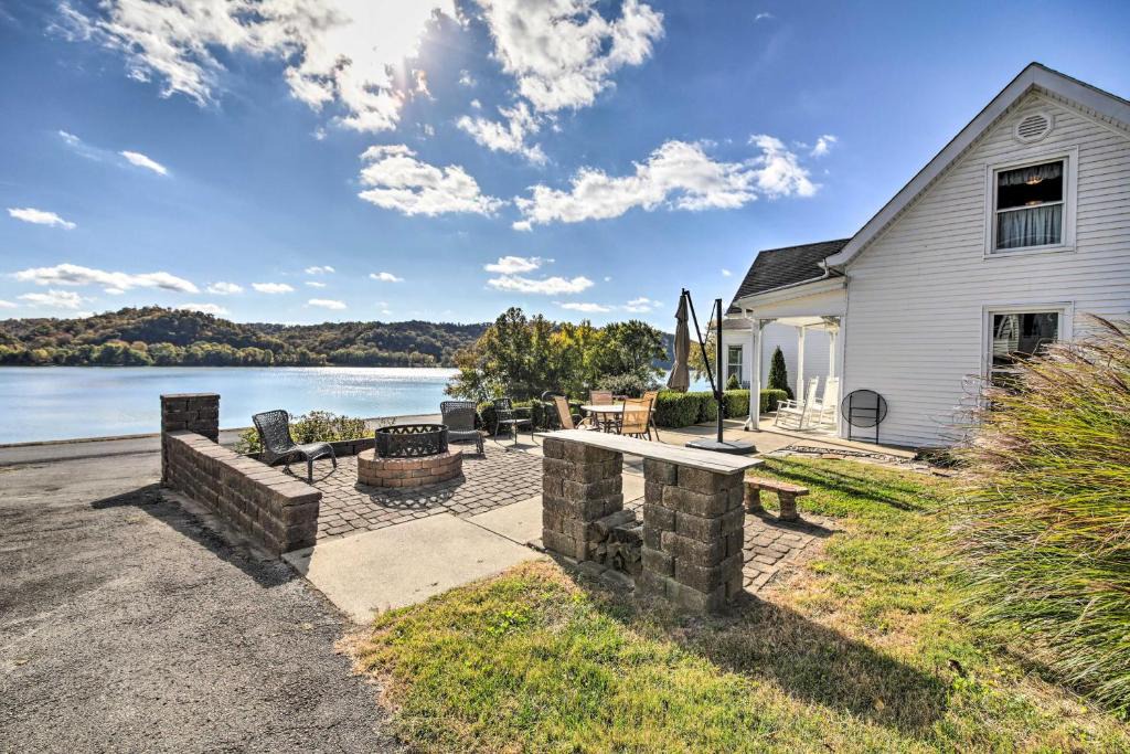 Bethlehem House | 1872 Bethlehem Home w/View of Ohio River!