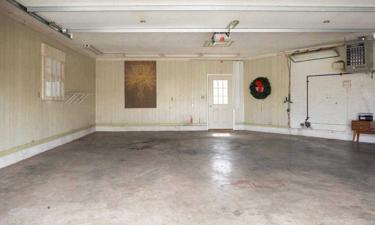 Klondike House | 1960s Retro Time Capsule - Immersive Authentic Midcentury Vintage Era Escape