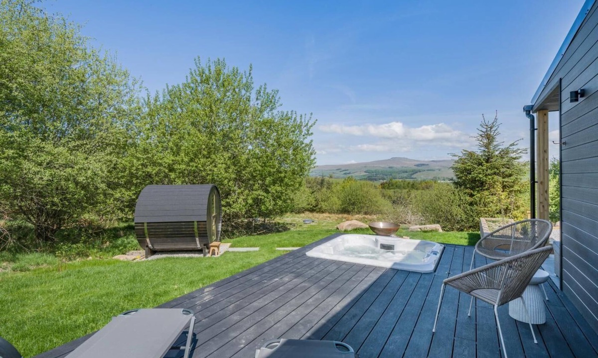 Fourstones Near Bentham Ski Chalet | 2 Bed in Austwick (oc-d30840)