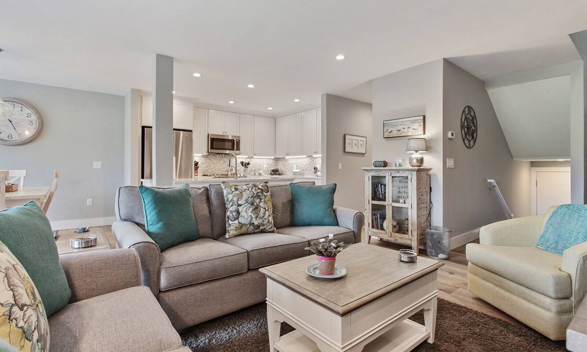 Palmetto Dunes Villa | 2 bedroom 2 bath townhouse overlooks the George Fazio golf course!