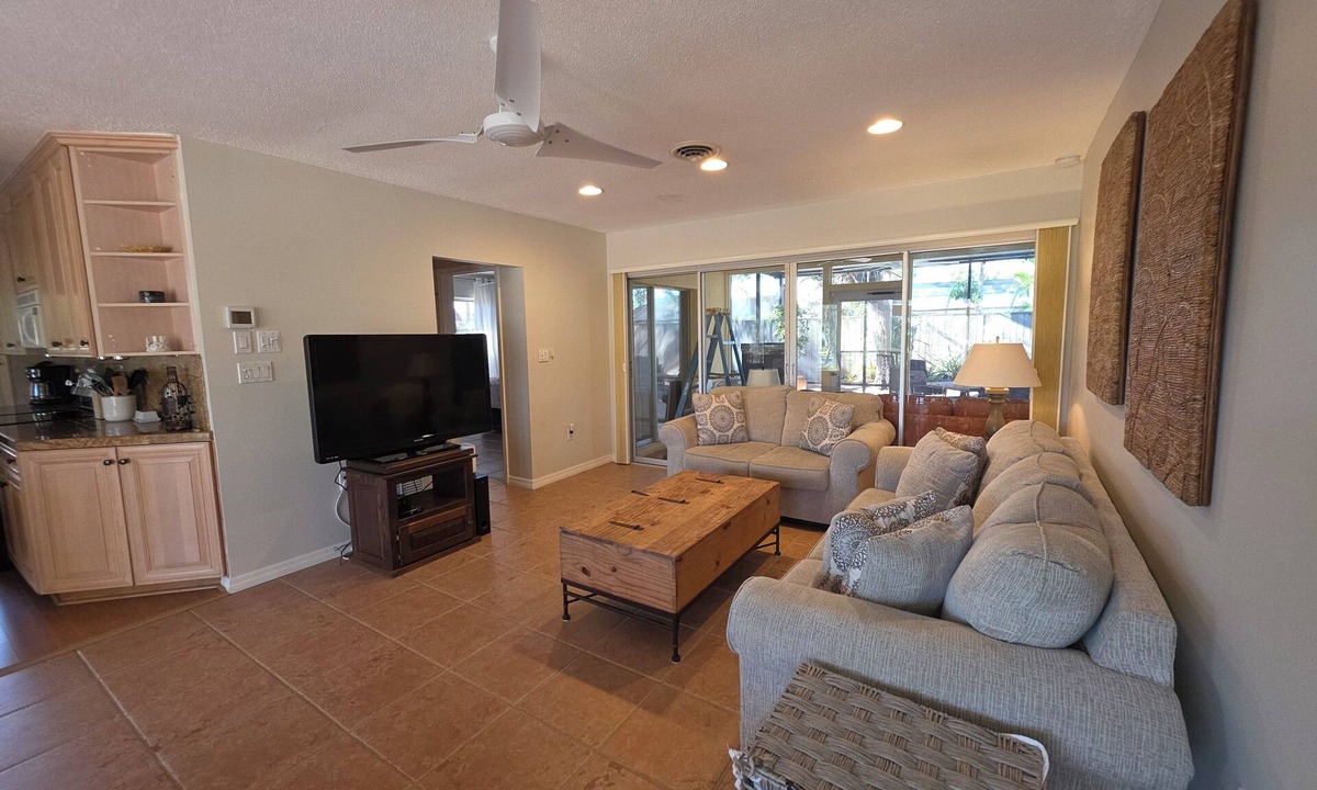 Englewood House | 2 Bedroom 2 Bathroom House with Beach and Bay Access