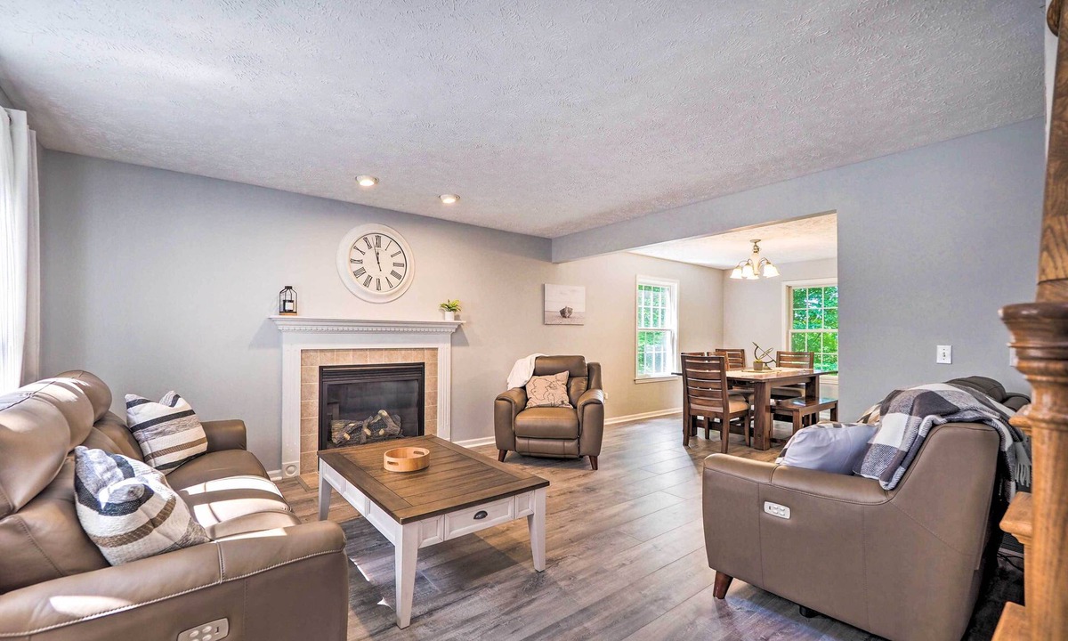 Beulah House | 2 Mi to Dtwn! Beulah Family Home w/Fireplace