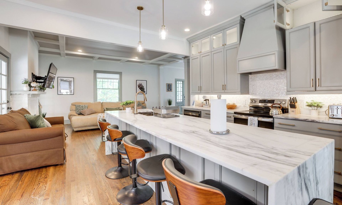 Birmingham Cottage | 2 Mi to Dtwn: Stylish Urban Retreat in Birmingham