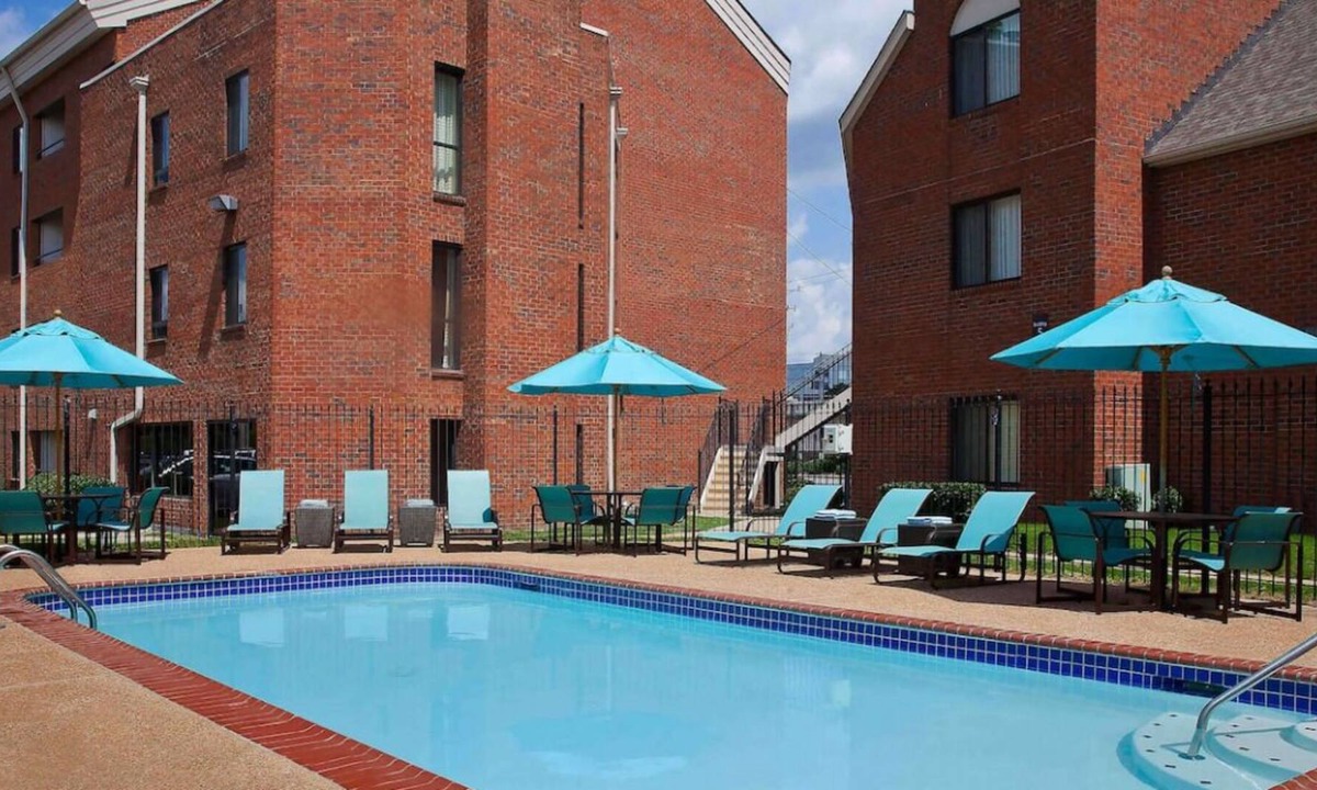 White Station House | 2 Sleek Units! w/ Kitchen, Pool, Pets Allowed Near Fire Museum of Memphis!