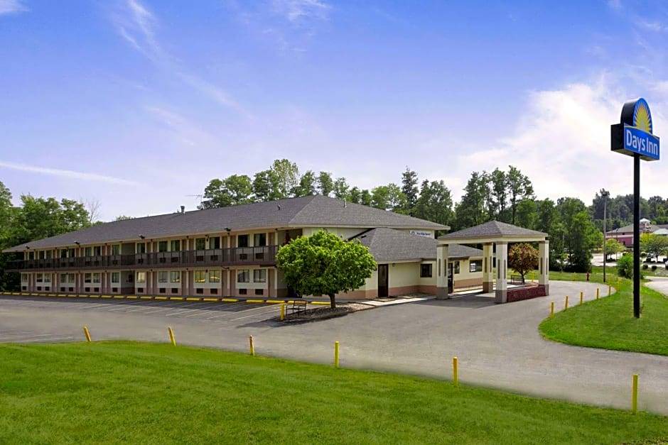 Cloverdale Hotel | 2-Star Hotel ∙ Days Inn by Wyndham Cloverdale Greencastle