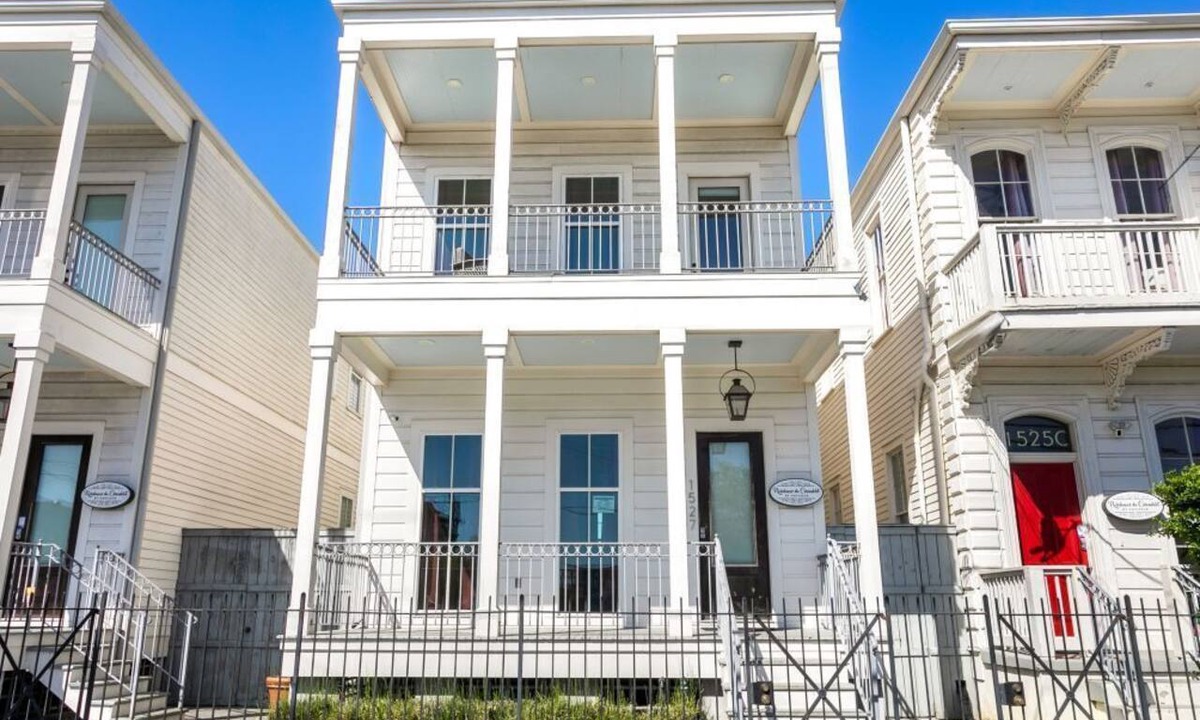 Faubourg Lafayette Condo | 20% OFF Monthly | 10% OFF Weekly-Stylish 3BR on Carondelet by Hosteeva