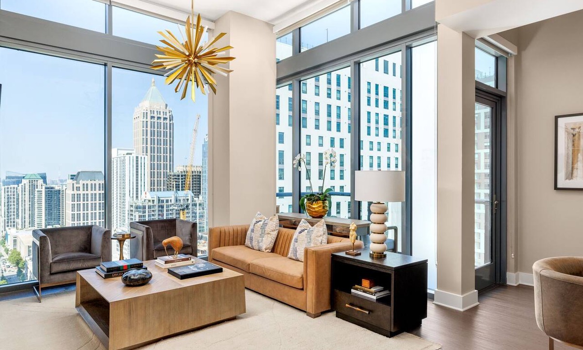 Midtown Apartment | 28th Floor Corner - La vita è bella Penthouse by ALR