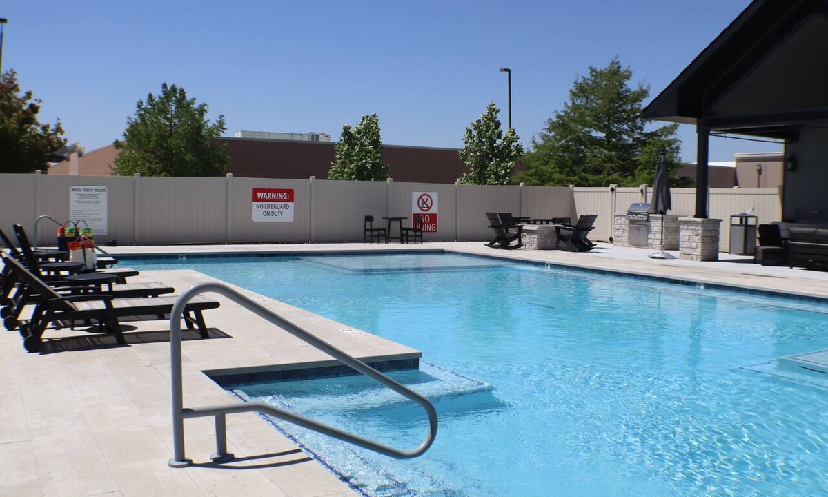 Rogers Apartment | 2BR/2BA Apt. Near Lift, Walmart Campus & Amp, with In-Unit Bike Storage