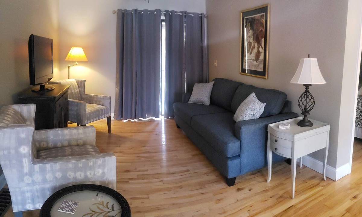 Fletcher House | 2BR/2BA home close to Asheville, Hendersonville, minutes to Airport and Ag Cntr