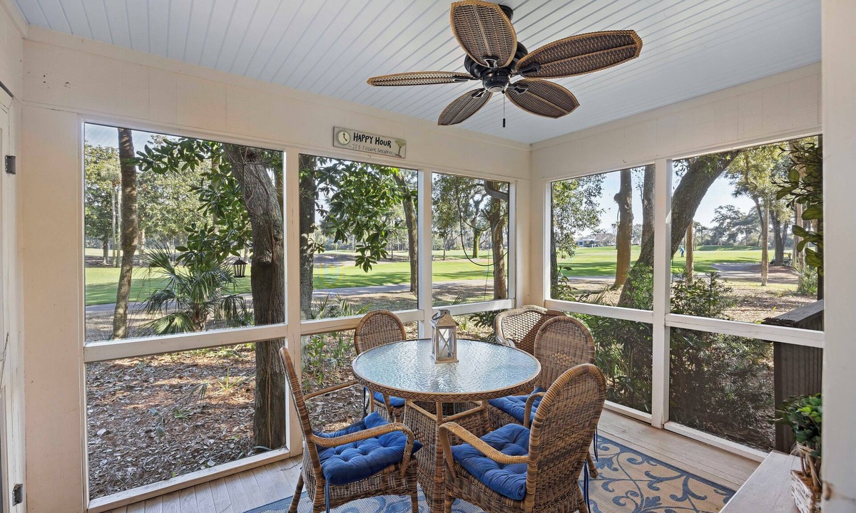 West Beach House | 2BR Kiawah Cottage! Golf Views, Pool Access, Walk to Beach! GUEST FAVORITE!