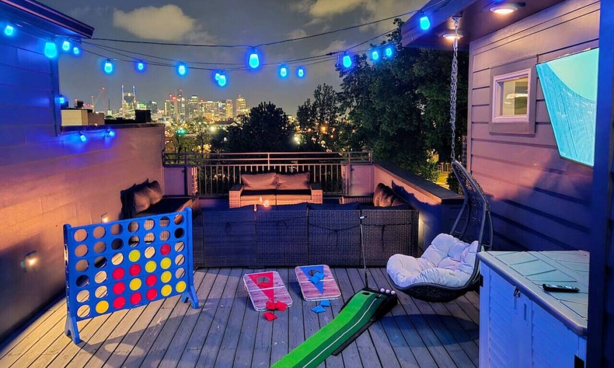 Maxwell Villa | 2mi to DT, 4 Private Rooms, Roof Deck Amazing View
