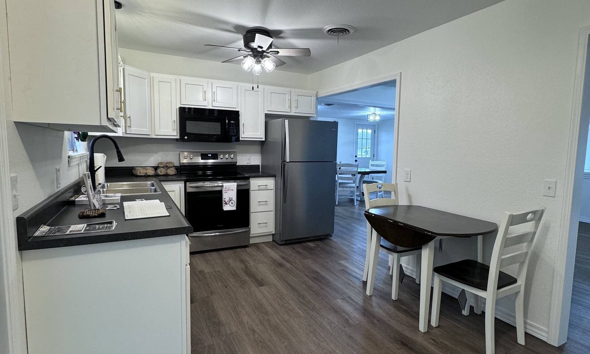 West Plains House | 3 Bedroom 1 Large Bath, w/Fenced Back Yard! 3 Miles from West Plains!
