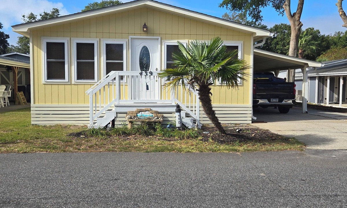Garden City Cottage | 3 Bedroom, dog friendly home in Oceanside Village