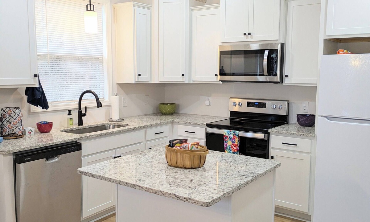 Elizabethton Cottage | 3-bedroom home in Historic Elizabethton near Bristol Motor Speedway, JCMC & ETSU