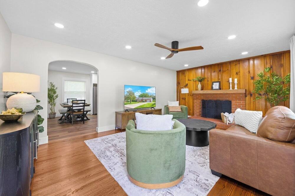 Knoxville House | 3 BR 2 BTH Knoxville newly remodeled home