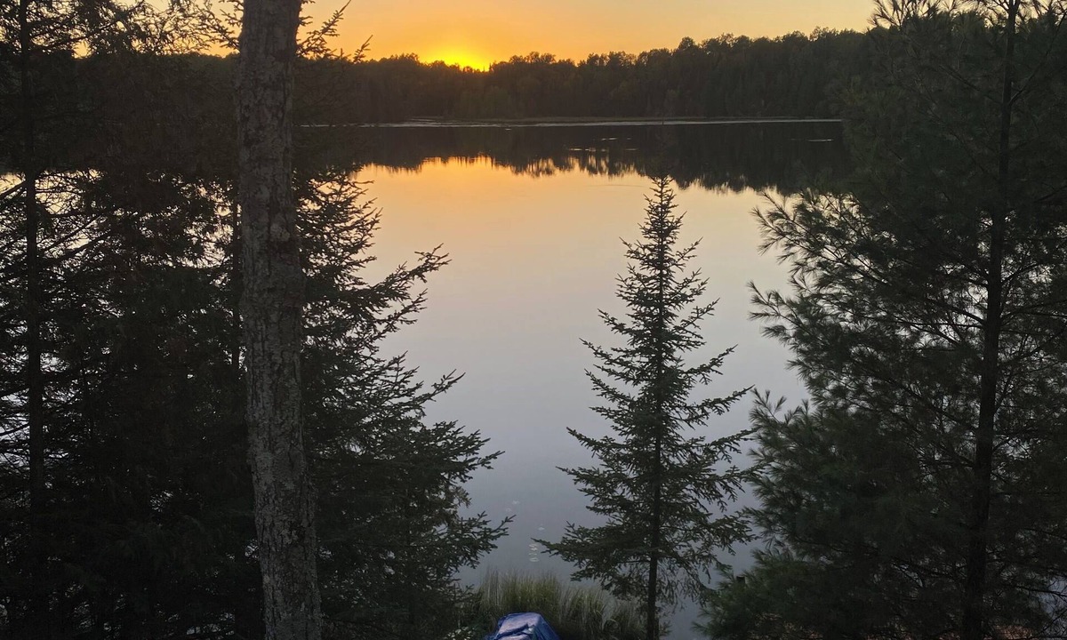Phlox House | 3 BR Northwoods Lake Retreat