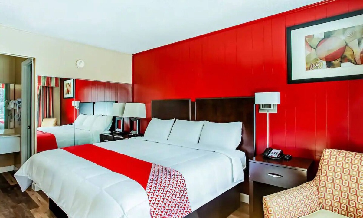 Ridgeland Hotel | 3 King Rooms w/ Free Parking Perfect for Road Trips in Ridgeland