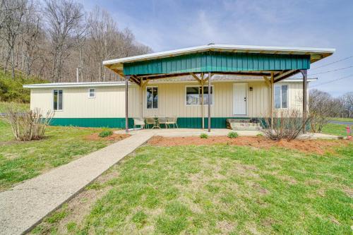 Bridgeport House | 3 Mi to Caesars Casino: Indiana Retreat w/Patio!