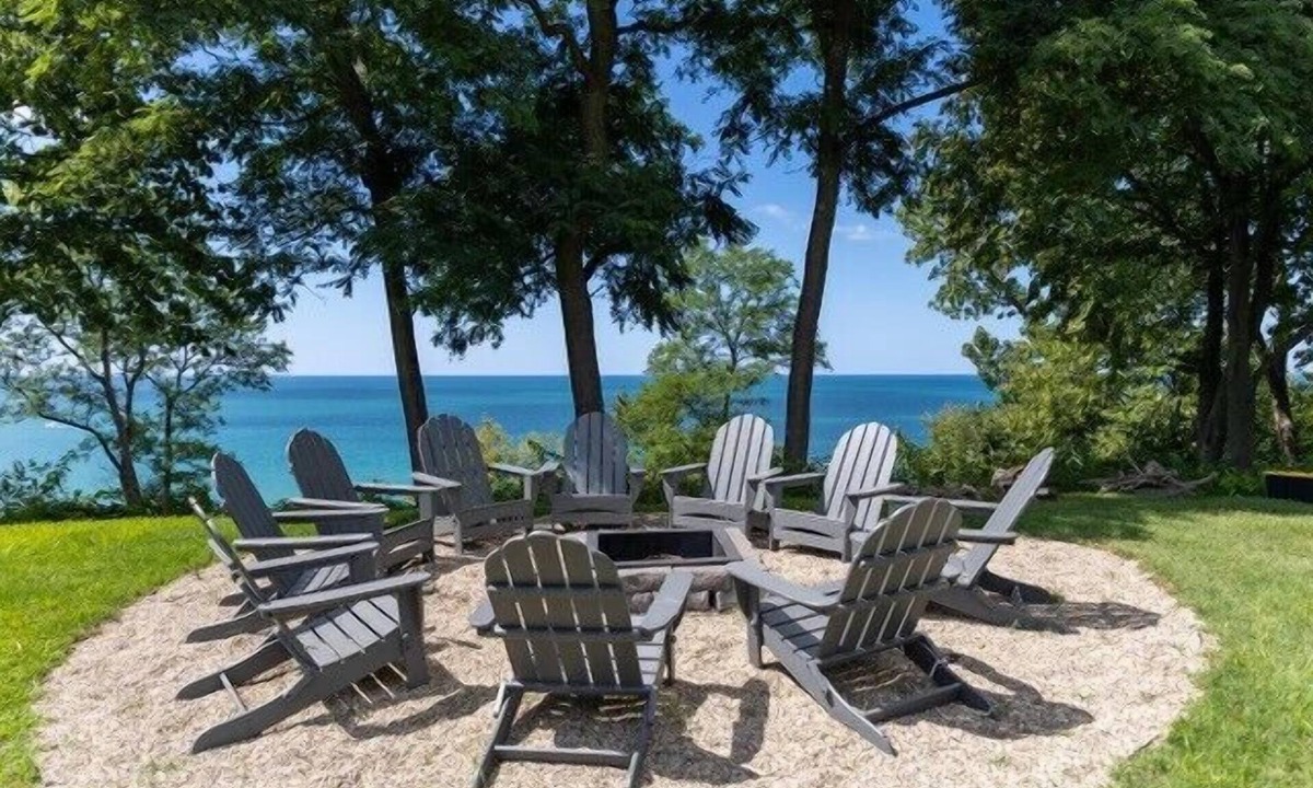 Benton Harbor House | (3 Nt Sum Min!) Lakefront Home with 375 Feet Of Private Beach!