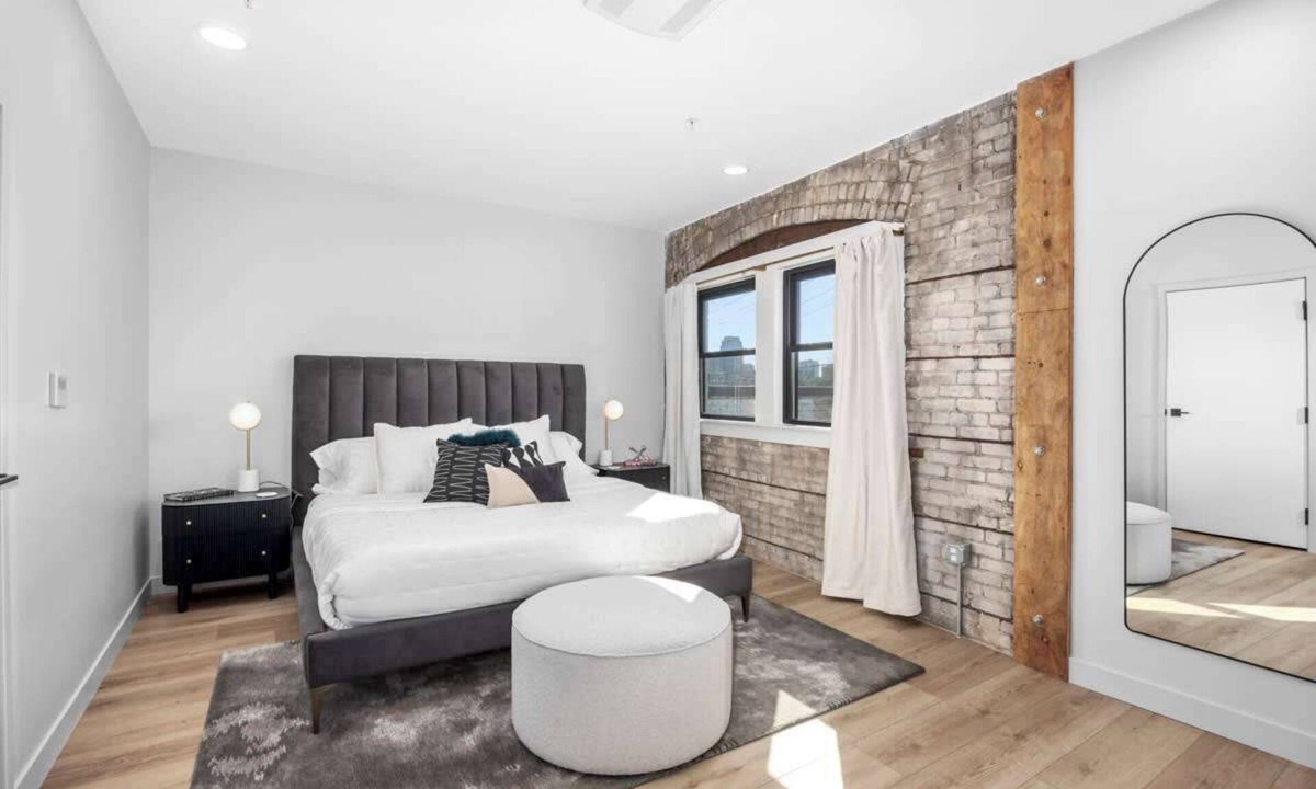 Grand Rapids Apartment | 3 Private King Suites - Downtown GR - The BlueJay
