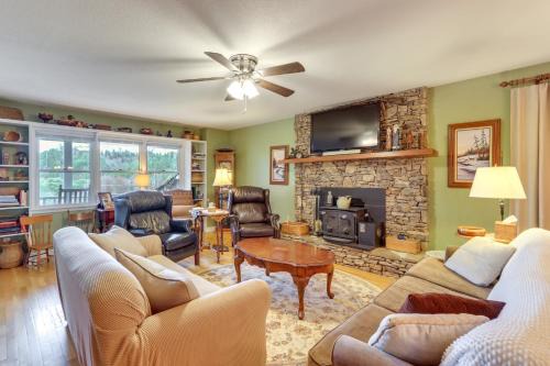 Marble House | 30 Acres of Mountainside Peace: Home in Marble