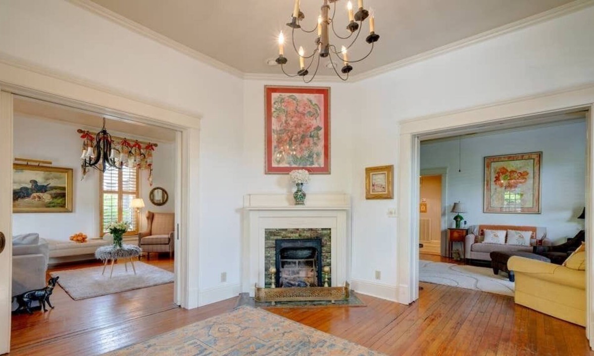 East End House | 30+ day, Historic East Nashville Cottage, 5 Points!