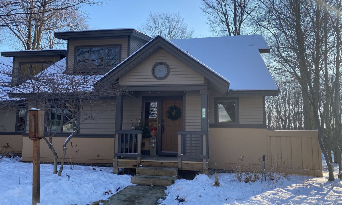 Thompsonville House | 3000+ square foot townhome on The Betsie Valley 18th fairway