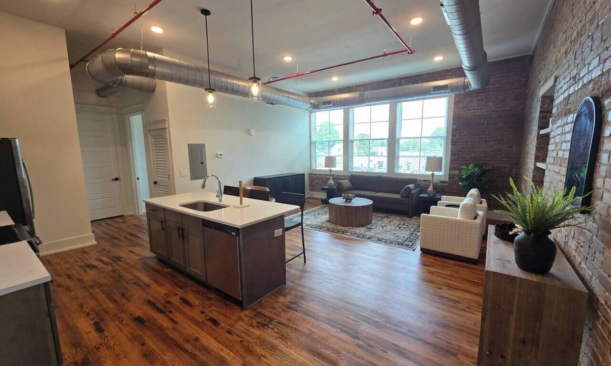 McMinnville Condo | 306-The Library
