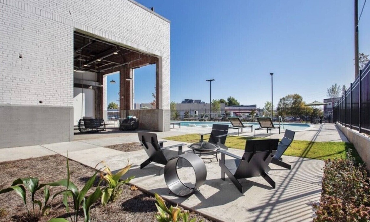 South Downtown Condo | 4/20 Friendly Benz Bungalow Atl GWCC