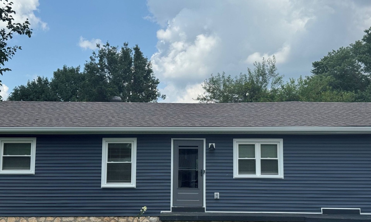Bowling Green House | 4-bedroom house, WiFi, AC in Bowling Green located less than 1/2 mile from WKU