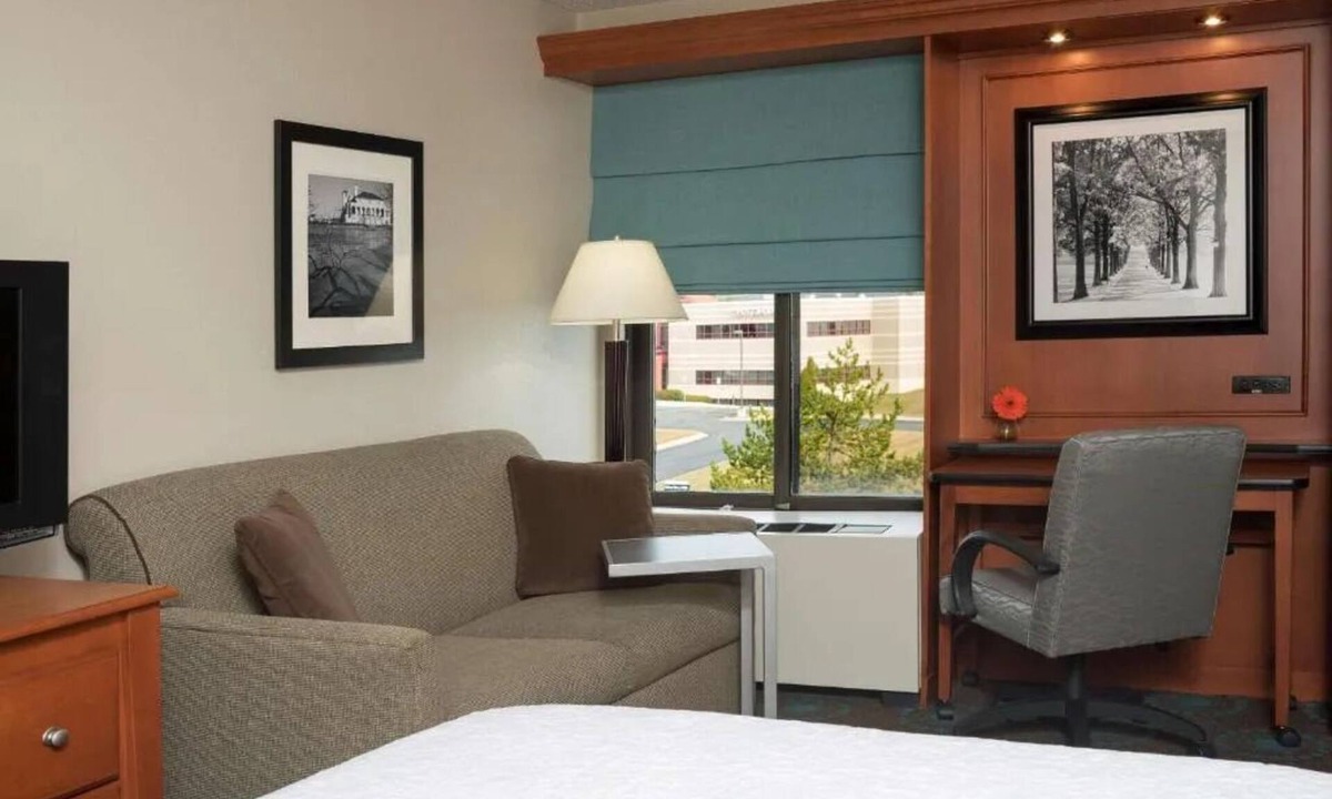 Thurston Hotel | 4 Cozy, Budget-Friendly Rooms w/Complimentary Hot Breakfast & Onsite Parking