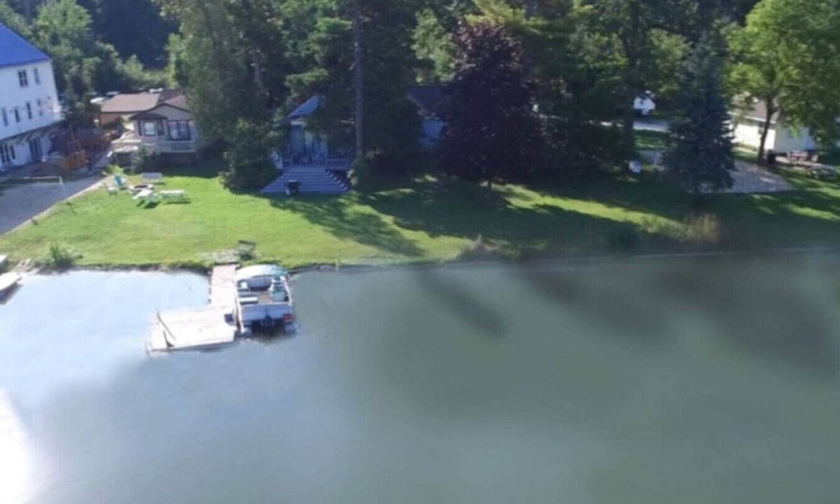 Alto House | 4 Lakefront Homes | Campau Lake Retreat for Groups