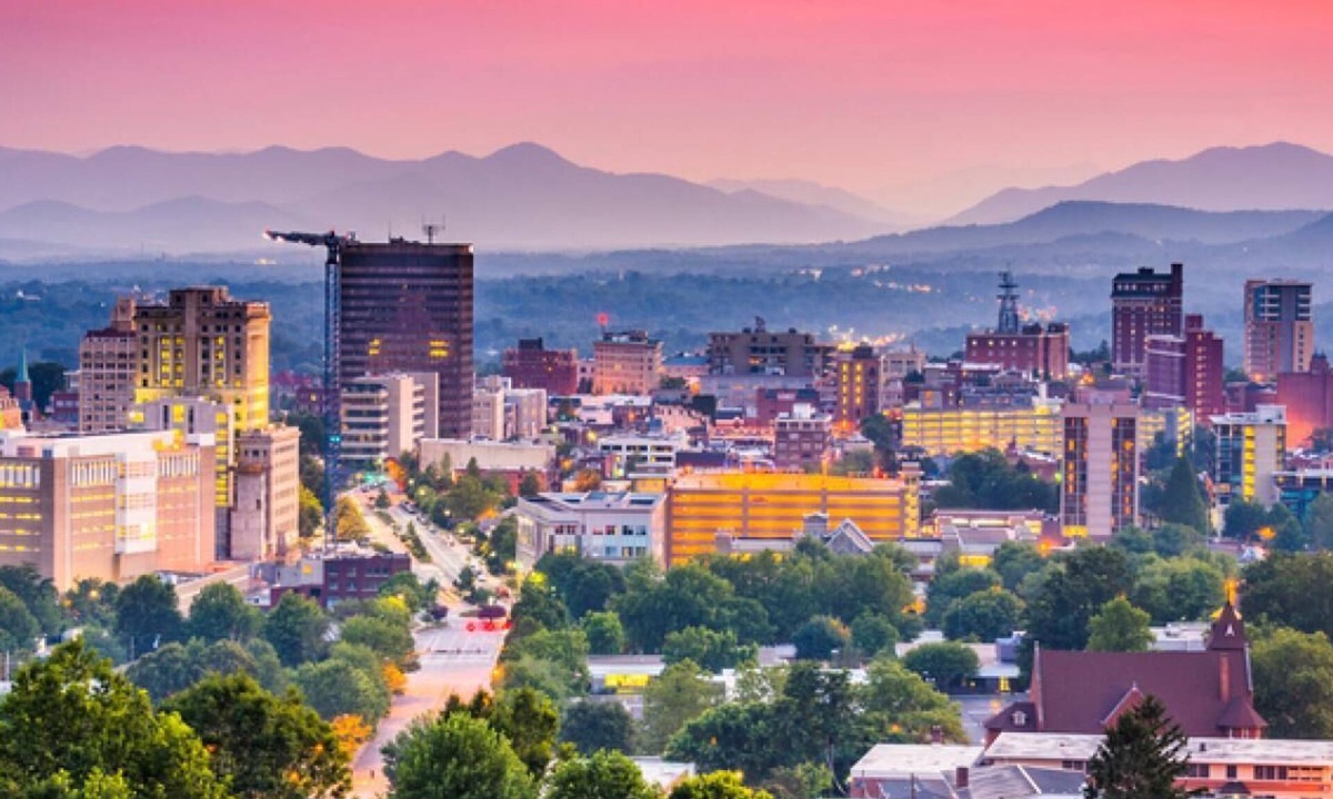 Asheville House | 4 Pet-Friendly Rooms with All the Comforts of Home - Perfect for Extended Stays