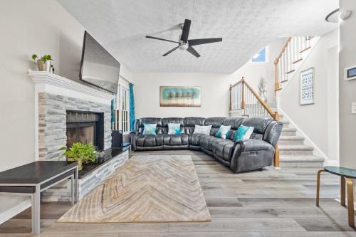 Conyers House | 4BR Retreat with Office, Game Room, Deck and Huge Lawn!