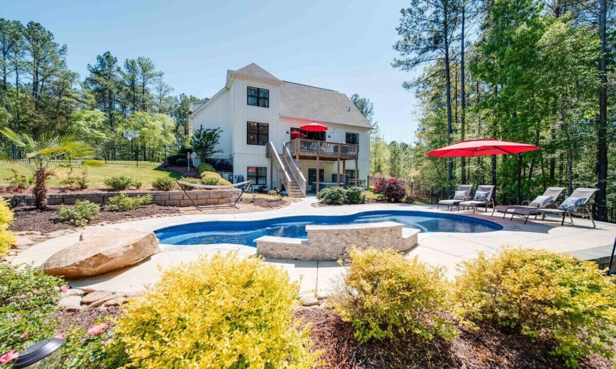 Rock Hill House | 5-BR Farmhouse Lake Retreat—Pool—Hot Tub—Theater!