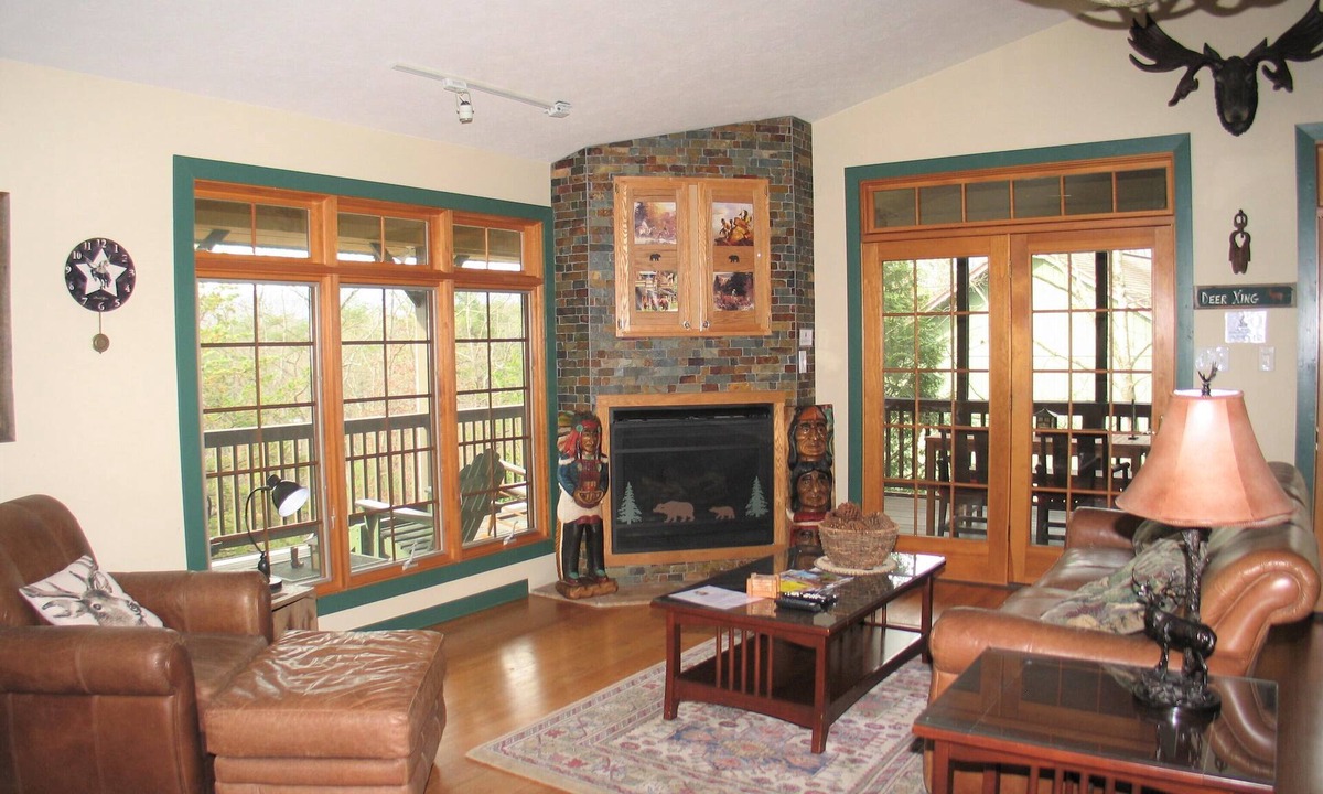 Basye Cabin | 5 Free Daily Bryce Resort Passes! Skiing, Tubing, Golf, Mountain Biking, Lake!