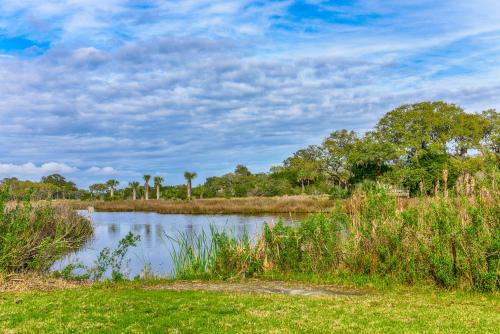 Tarpon Pond House | 513 Tarpon Pond Cottage