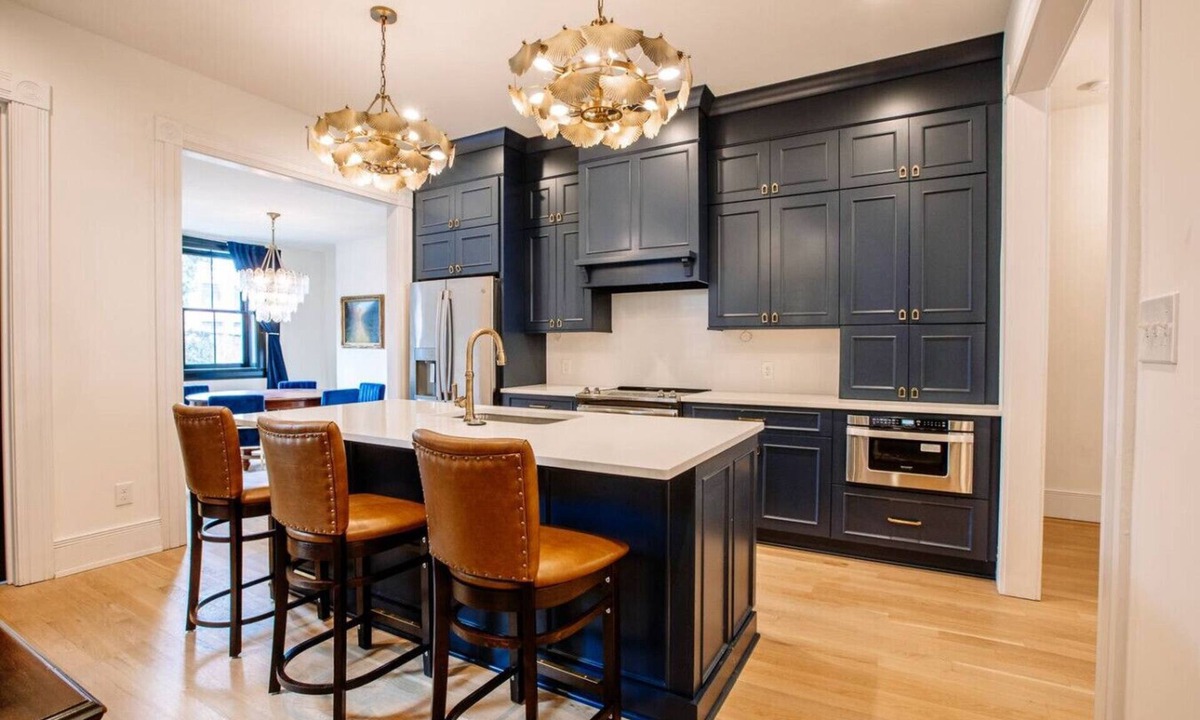 Downtown Knoxville Villa | 517 Townhome · ✧Luxurious East TN Townhome ✧ Walk to Downtown